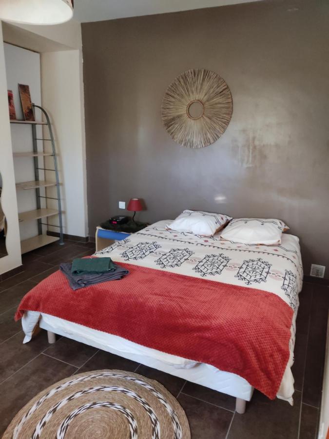 Chambre Privee Avec Parking Nîmes Exterior foto
