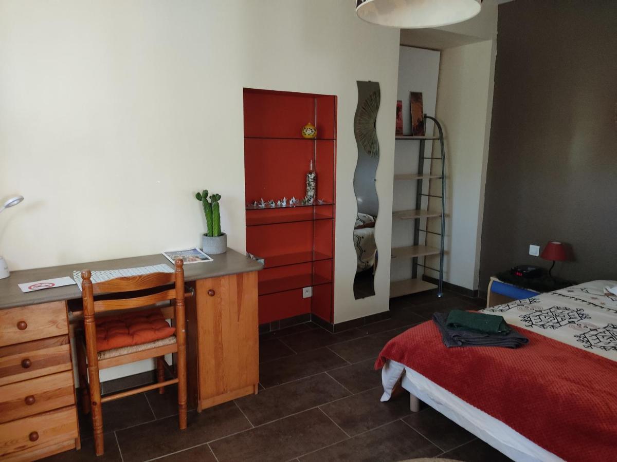 Chambre Privee Avec Parking Nîmes Exterior foto